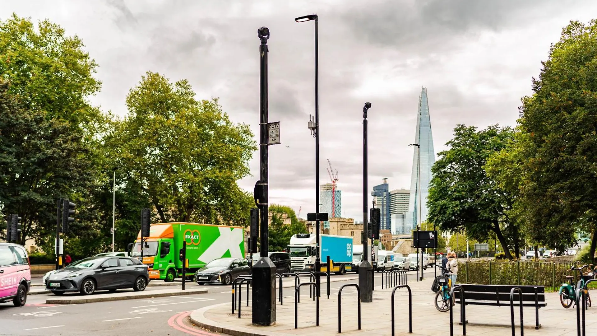 Chic Property Near Tower Hill With A Gym London Apartment