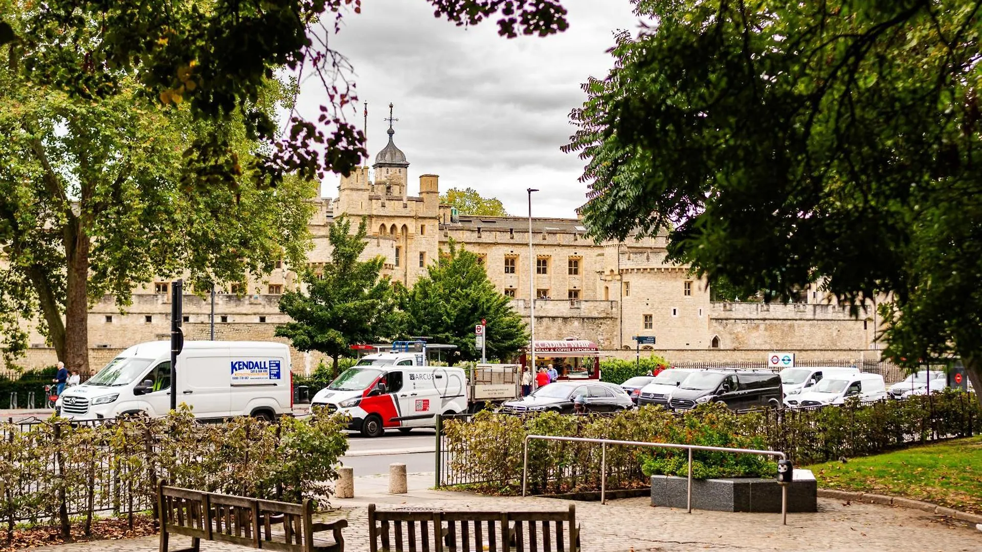 Chic Property Near Tower Hill With A Gym London